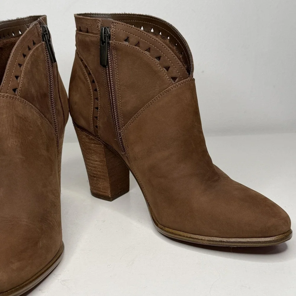 Vince Camuto Boots Womens Size 8 Brown Ankle Block Heel Booties VC-Fritan‎